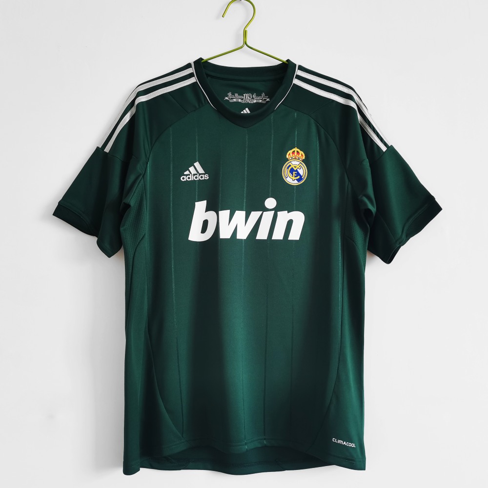 Real Madrid 2012-13 Tercera camiseta
