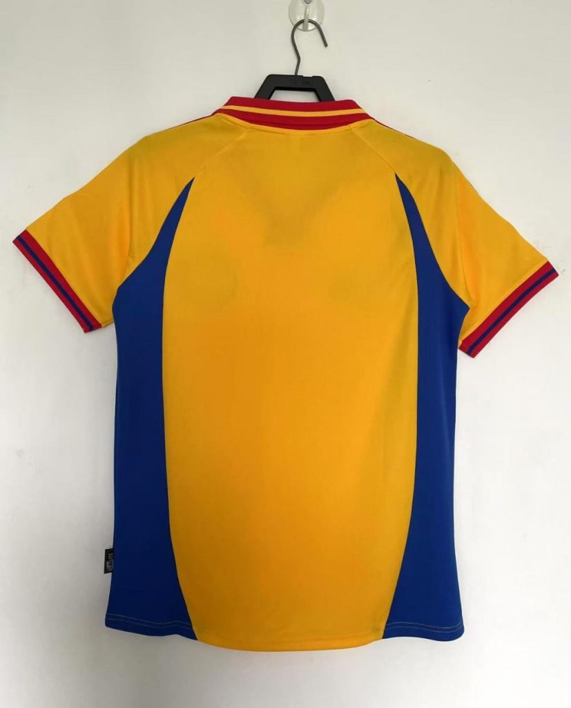 Romania 2000 Camiseta local