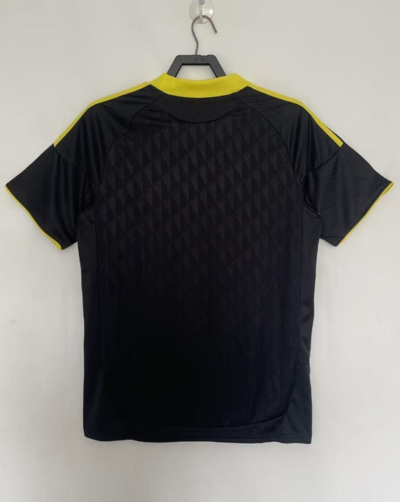 Liverpool 2010-11 Camiseta local