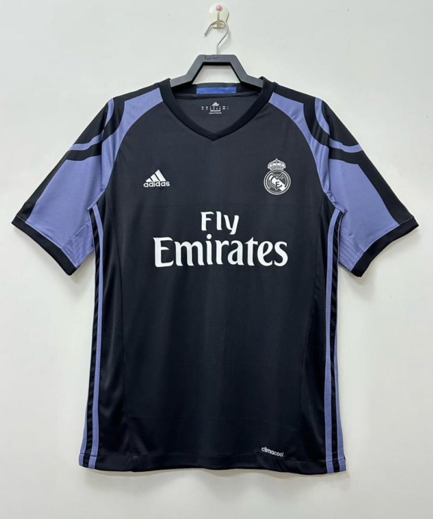 Real Madrid 2016-17 Tercera camiseta