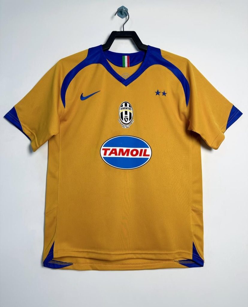 Juventus 2005-06 Tercera camiseta