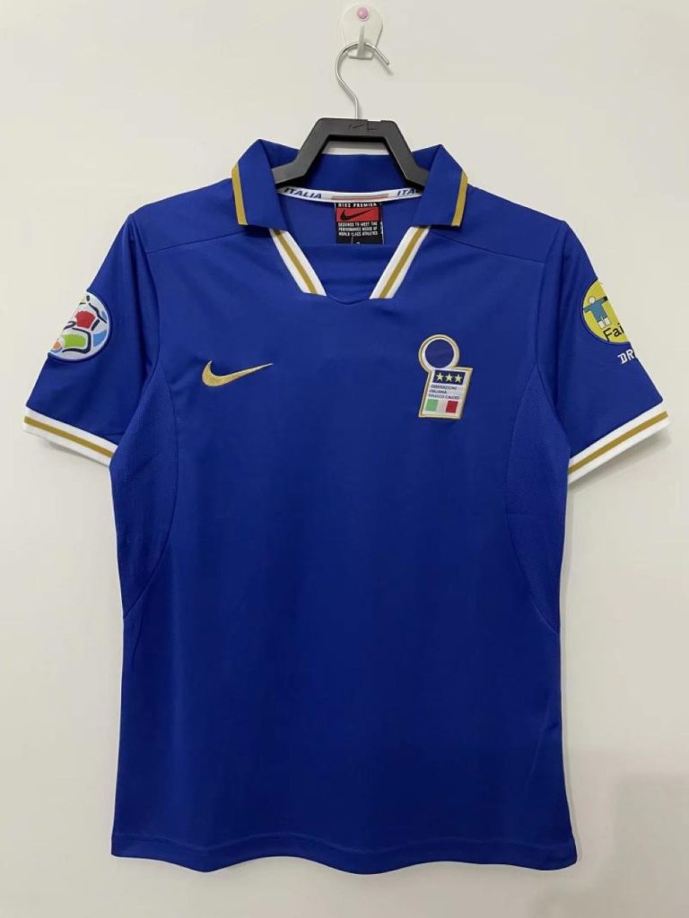 Italia 1996 Camiseta local