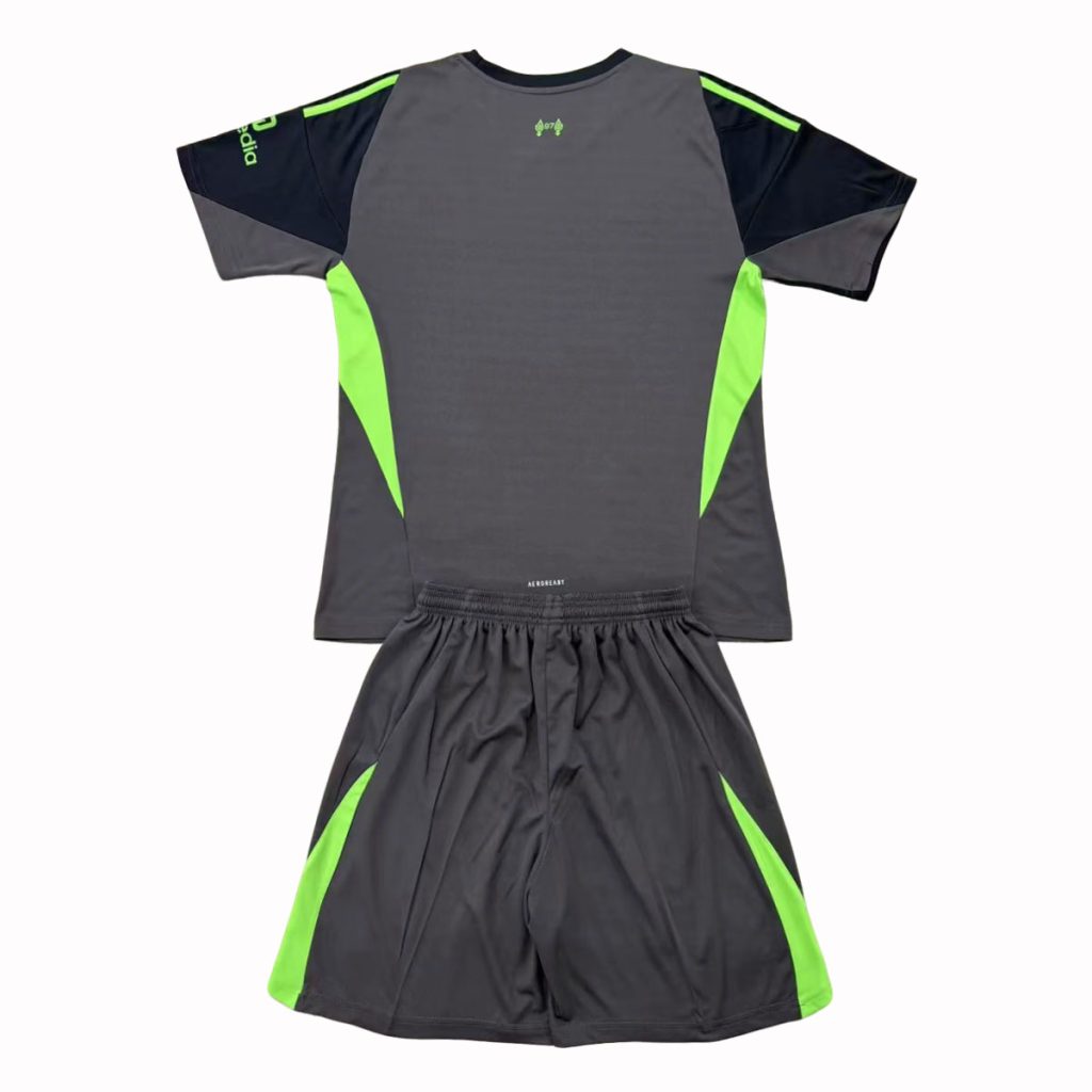 Niños Liverpool 2025-26 Goalkeeper Kit