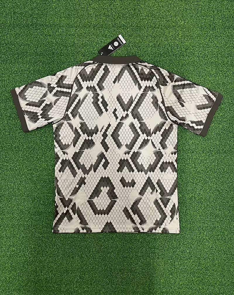 Bayern Munich 2025-26 Especial Shirt