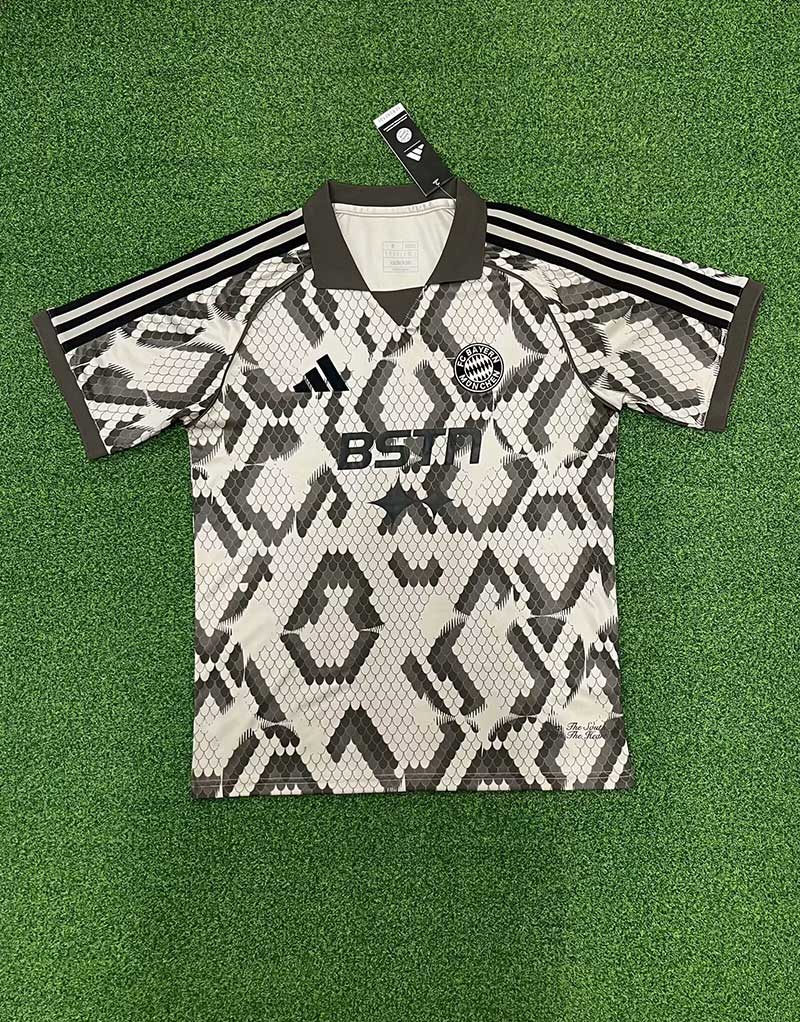 Bayern Munich 2025-26 Especial Shirt