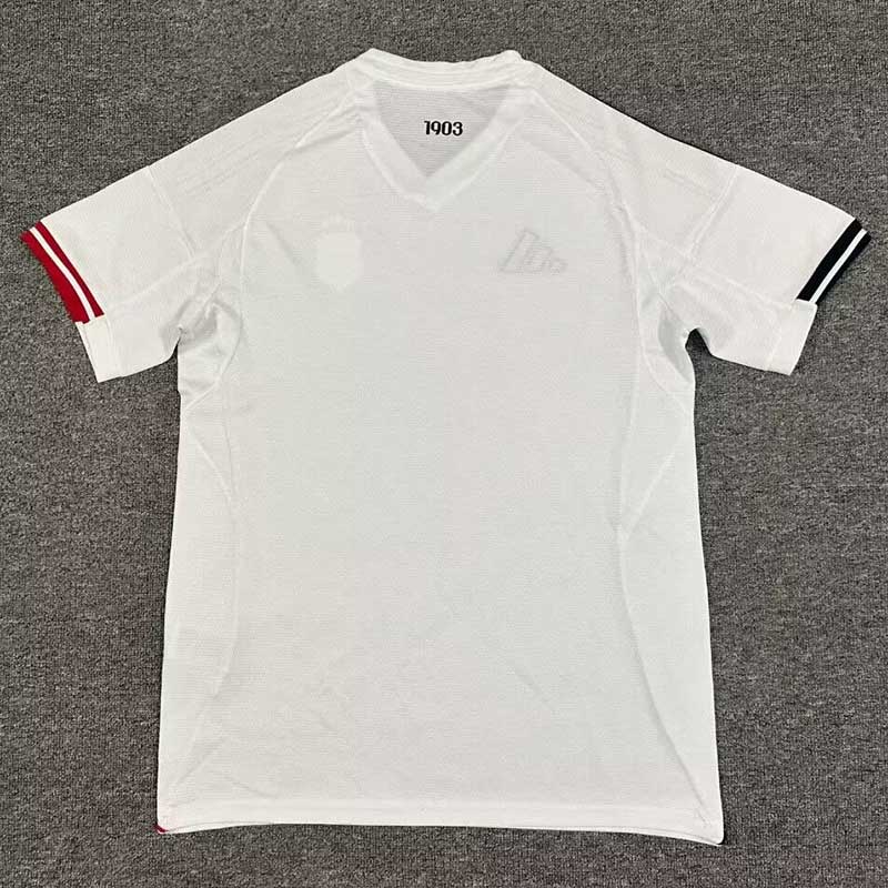 Beşiktaş 2025-26 Camiseta local