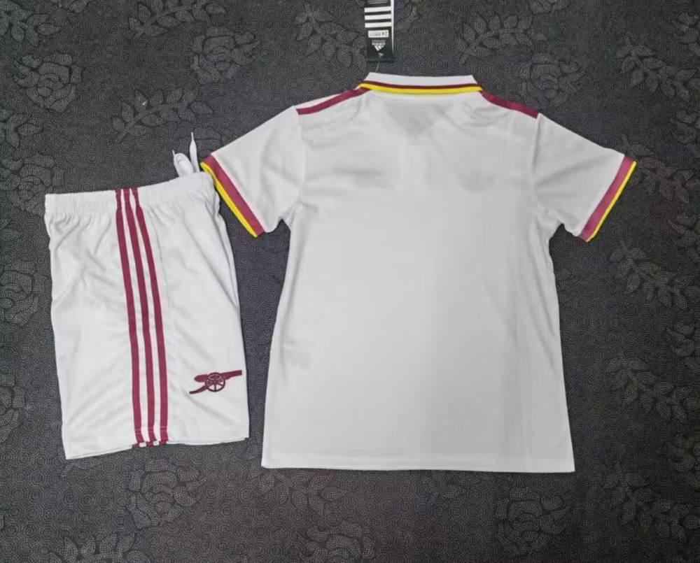 Niños Arsenal 2025-26 Tercera Versión jugador Kit