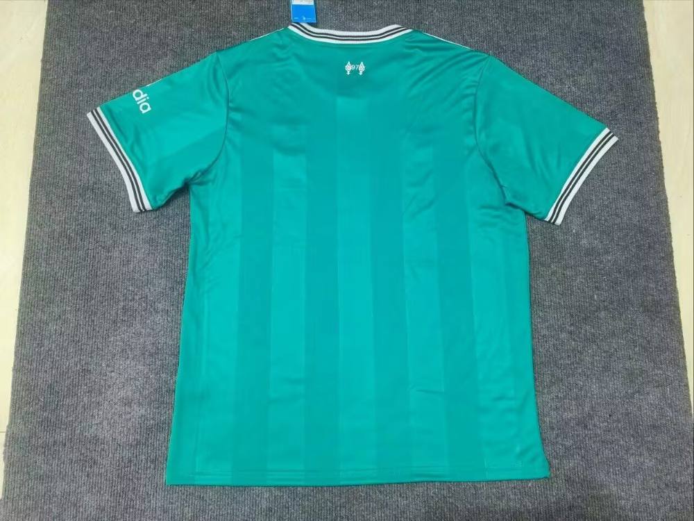 Liverpool 2025-26 Tercera camiseta