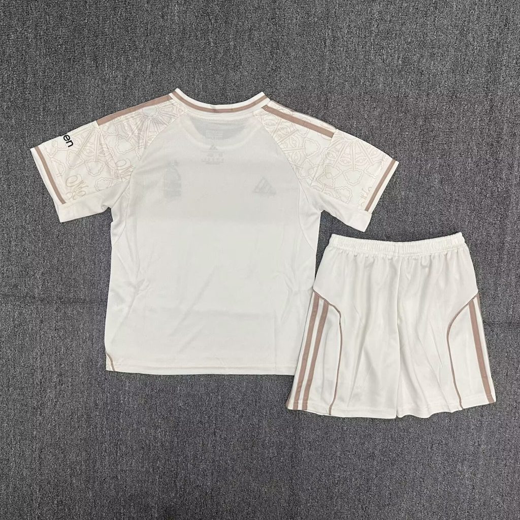 Niños Nottingham Forest 2025-26 Visitante Kit