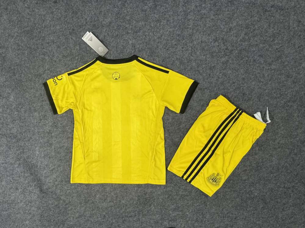 Niños Newcastle United 2025-26 Goalkeeper Kit