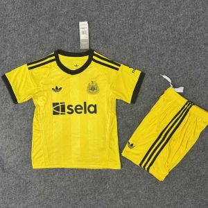 Kids Newcastle United 2025-26 Goalkeeper Kit