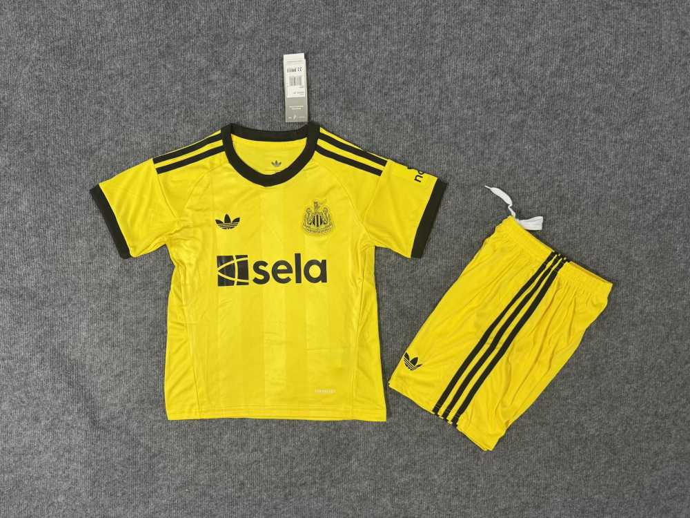 Niños Newcastle United 2025-26 Goalkeeper Kit