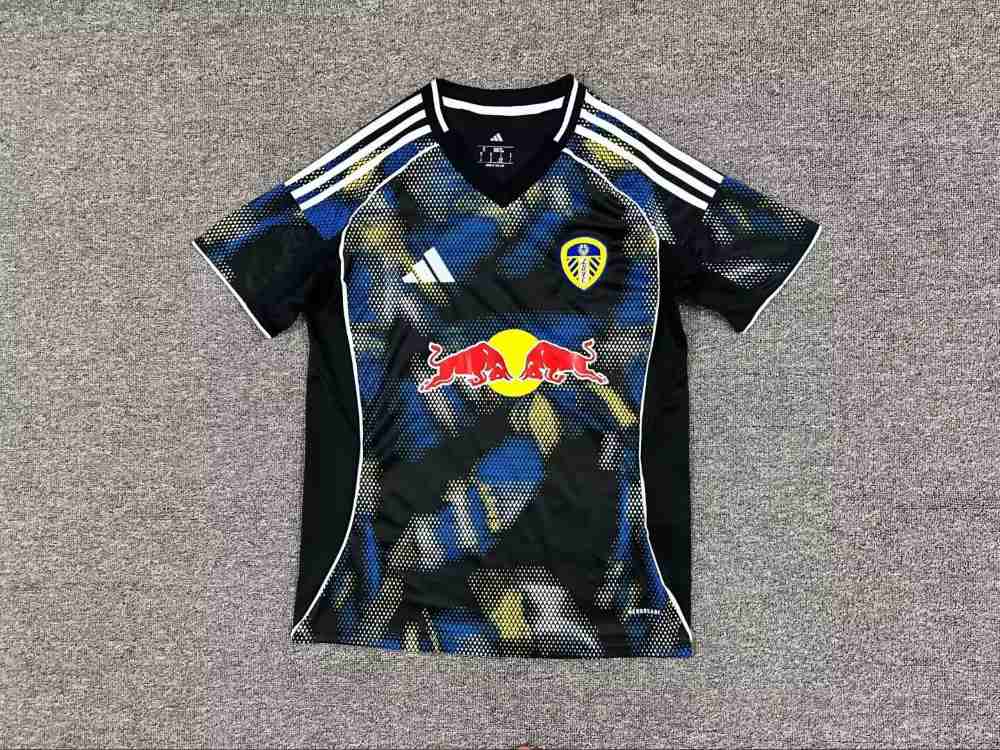 Leeds United 2025-26 Tercera camiseta