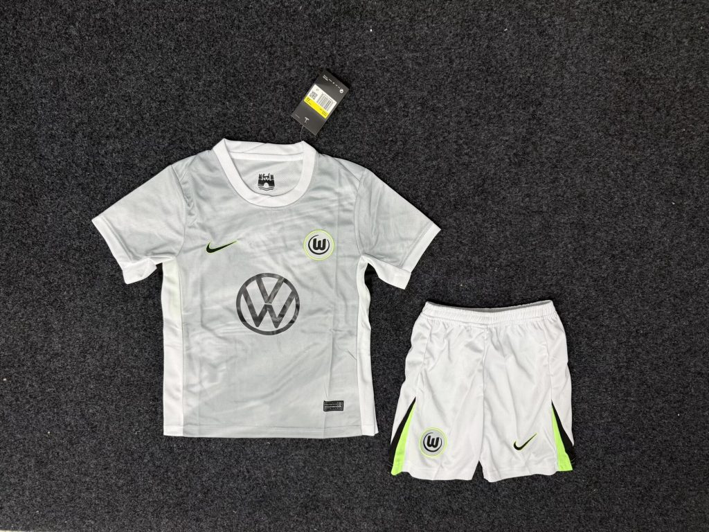 Niños Wolfsburg 2025-26 Visitante Kit