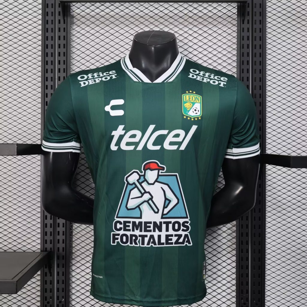 León 2025-26 Camiseta local versión jugador