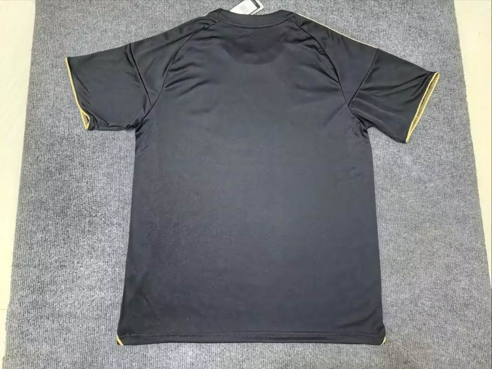 Fulham 2025-26 Tercera camiseta