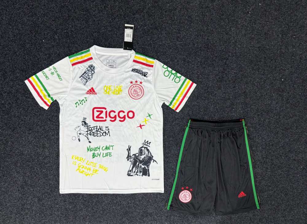 Niños Ajax 2024 Especial Kit