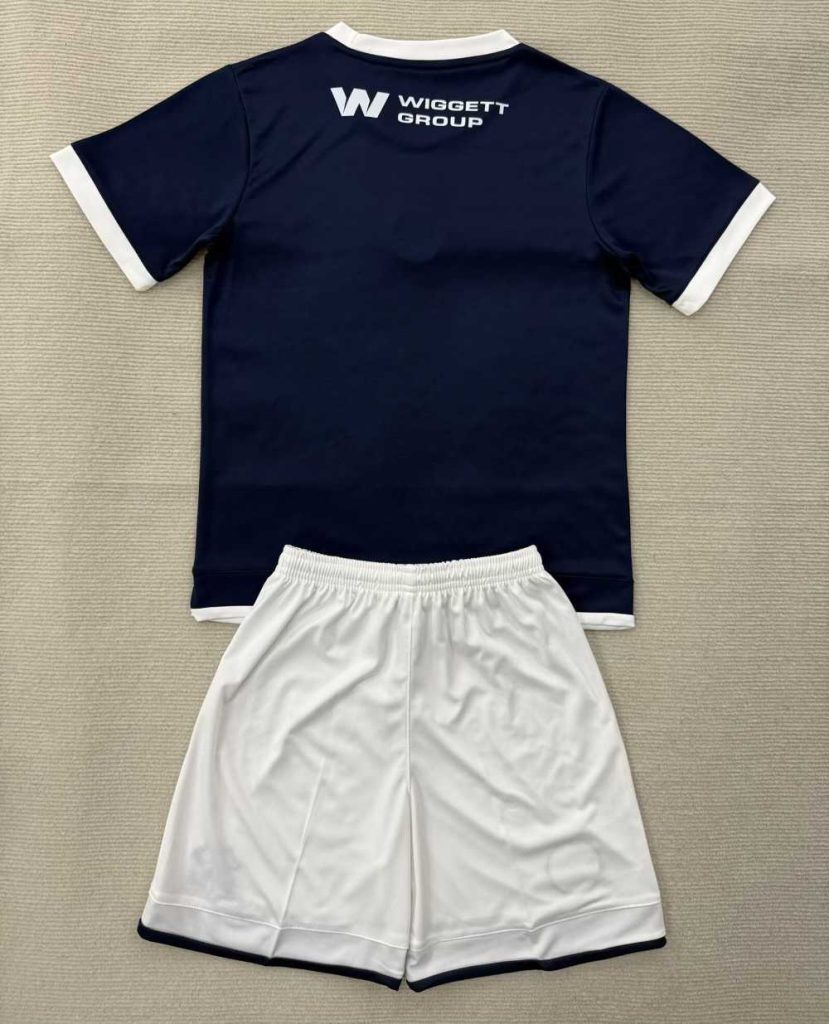 Niños Millwall 2025-26 Local Kit