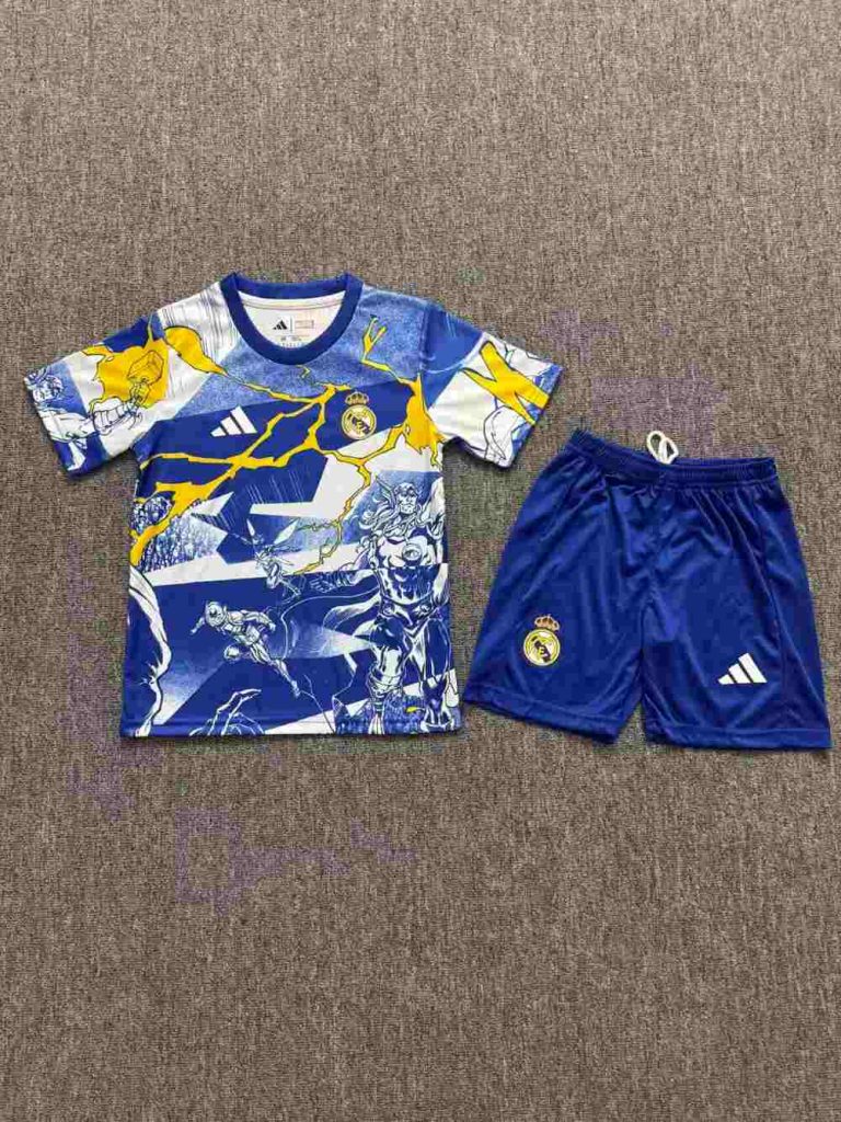 Niños Real Madrid 2025 Marvel Especial Kit