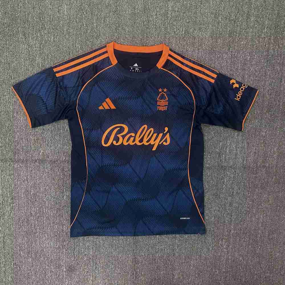 Nottingham Forest 2025-26 Tercera camiseta
