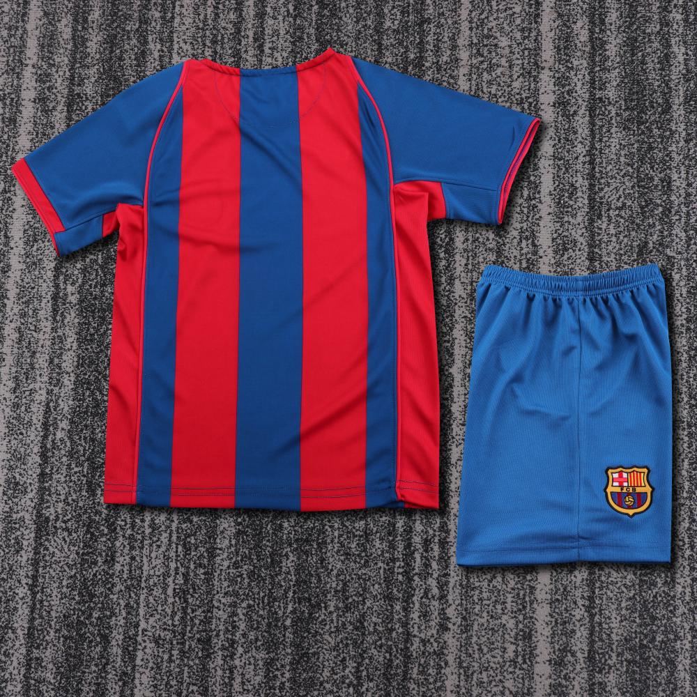 Niños Barcelona 2004-05 Local Kit