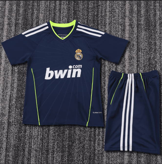Niños Real Madrid 2010-11 Visitante Kit