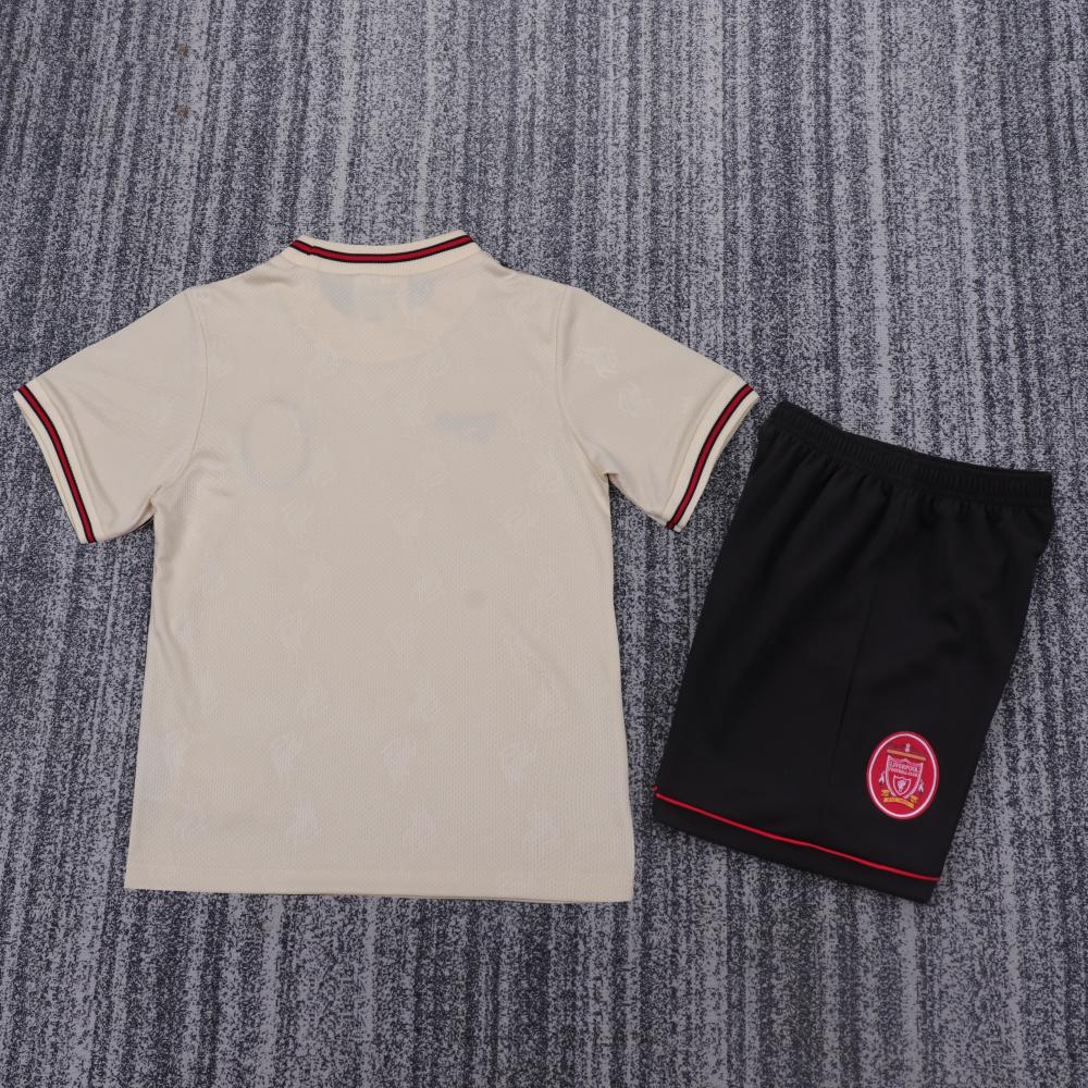 Niños Liverpool 1996-97 Visitante Kit