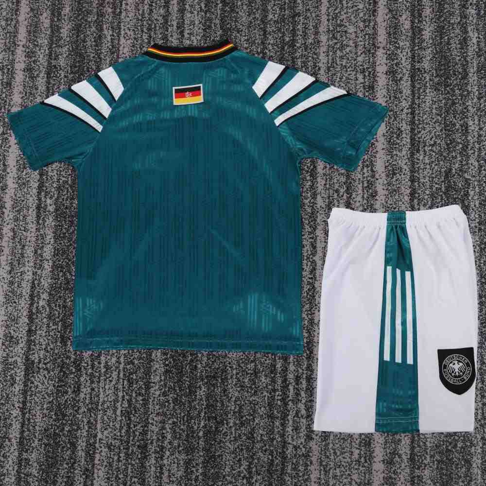 Niños Alemania 1996 Visitante Kit