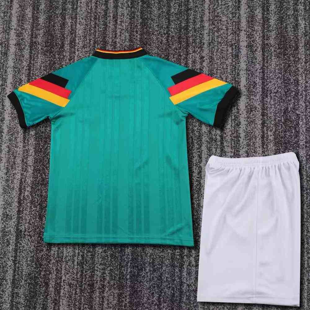 Niños Alemania 1992 Visitante Kit