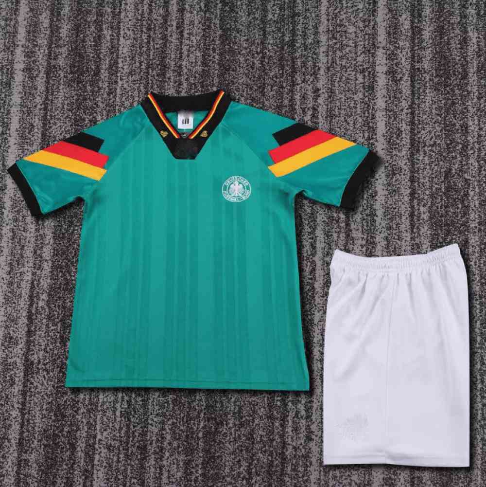 Niños Alemania 1992 Visitante Kit