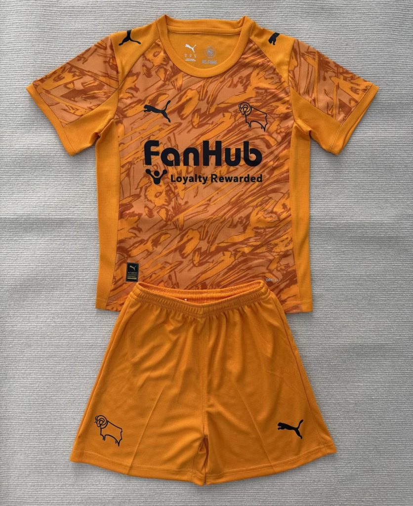 Niños Derby County 2025-26 Goalkeeper Kit