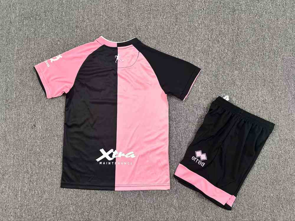 Niños Queens Park Rangers 2025-26 Visitante kit