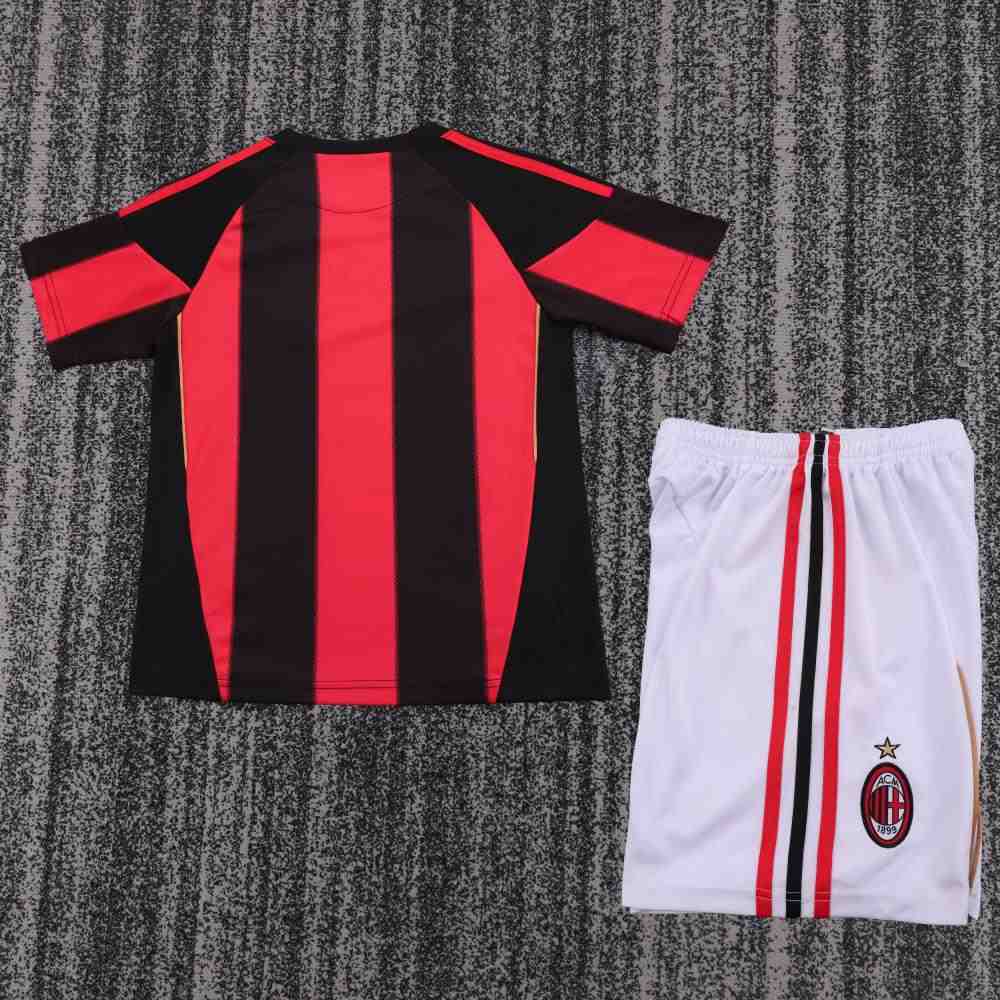 Niños AC Milan 2011-12 Local Kit