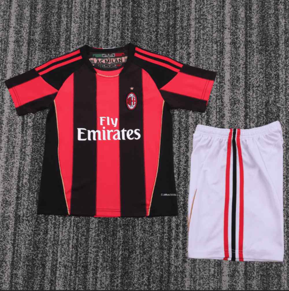 Niños AC Milan 2011-12 Local Kit