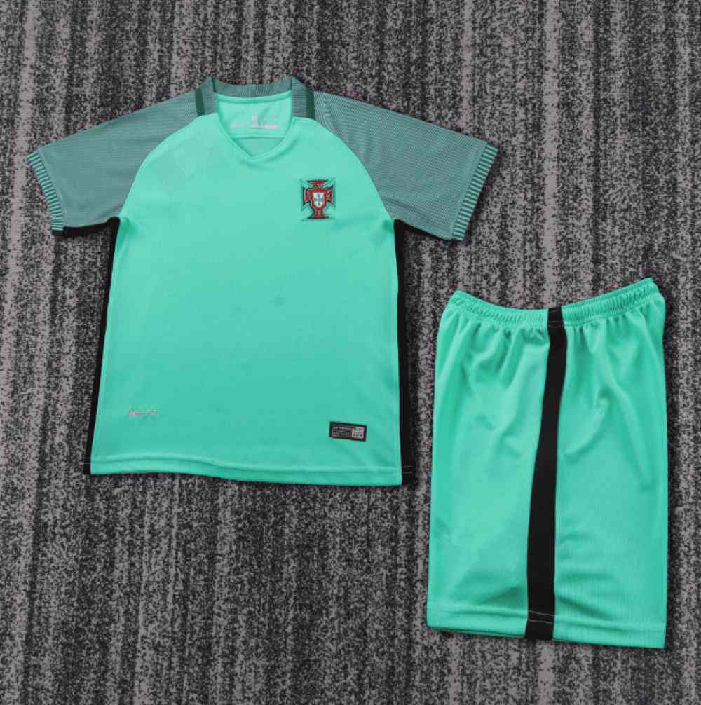 Niños Portugal 2016 Visitante Kit