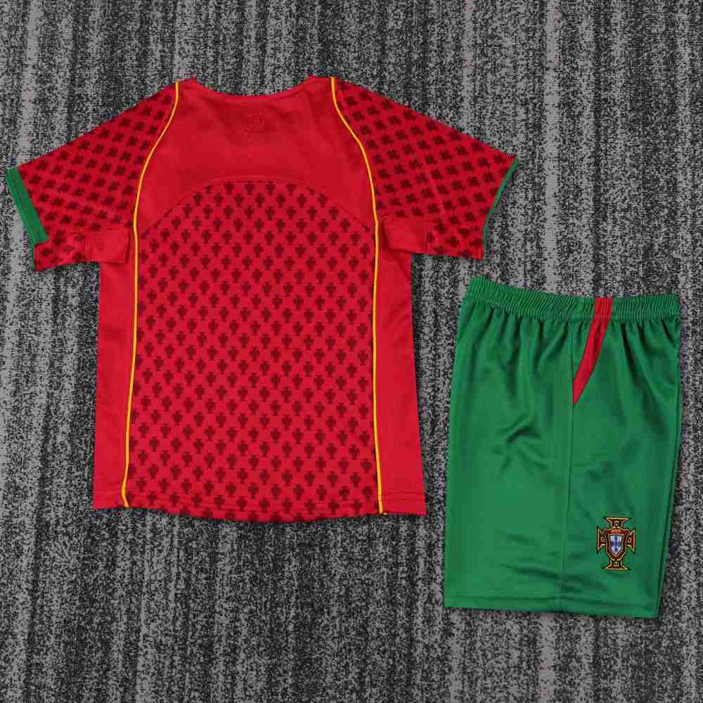 Niños Portugal 2004 Local Kit