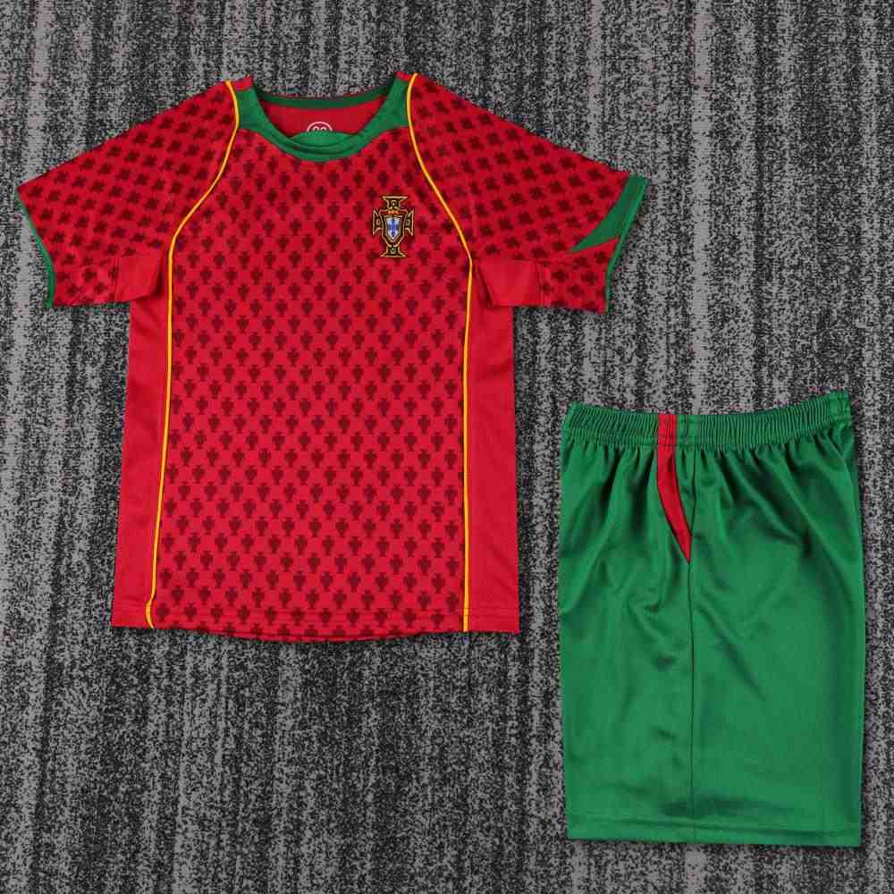 Niños Portugal 2004 Local Kit