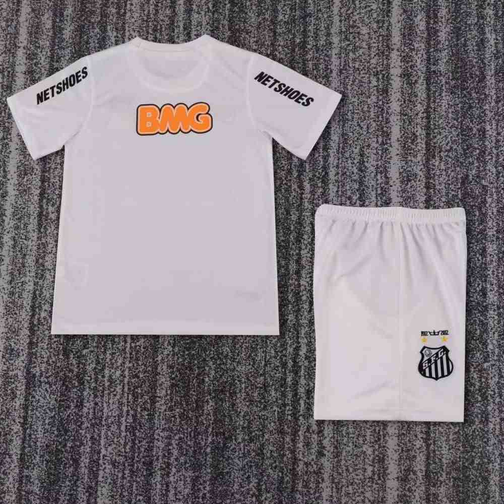 Niños Santos 2012-13 Local Kit