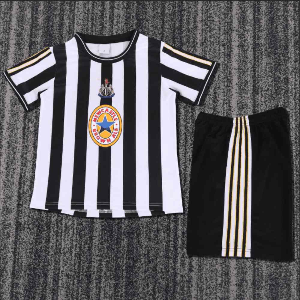 Niños Newcastle United 1997-98 Local Kit