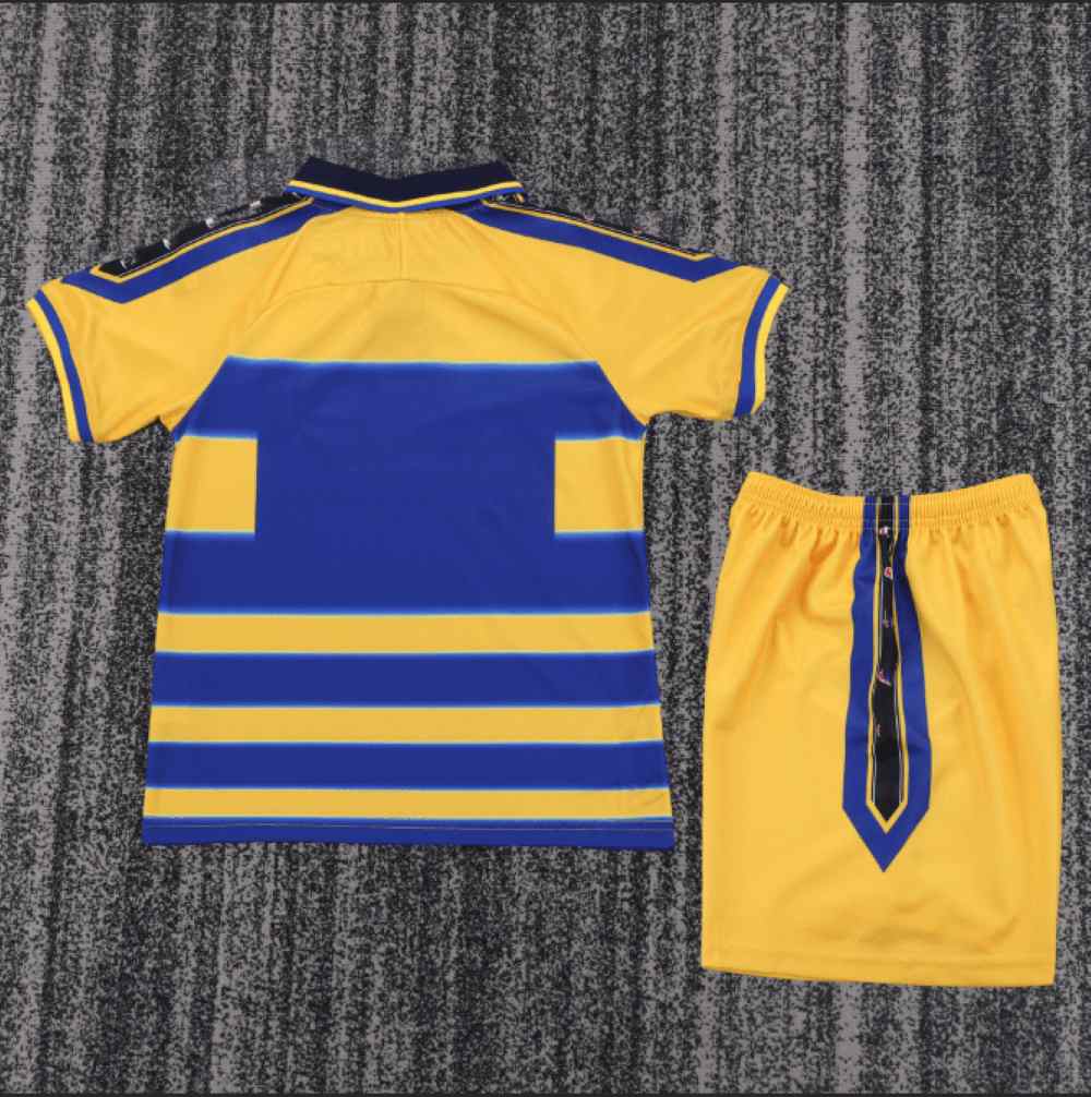 Niños Parma 1999-00 Local Kit