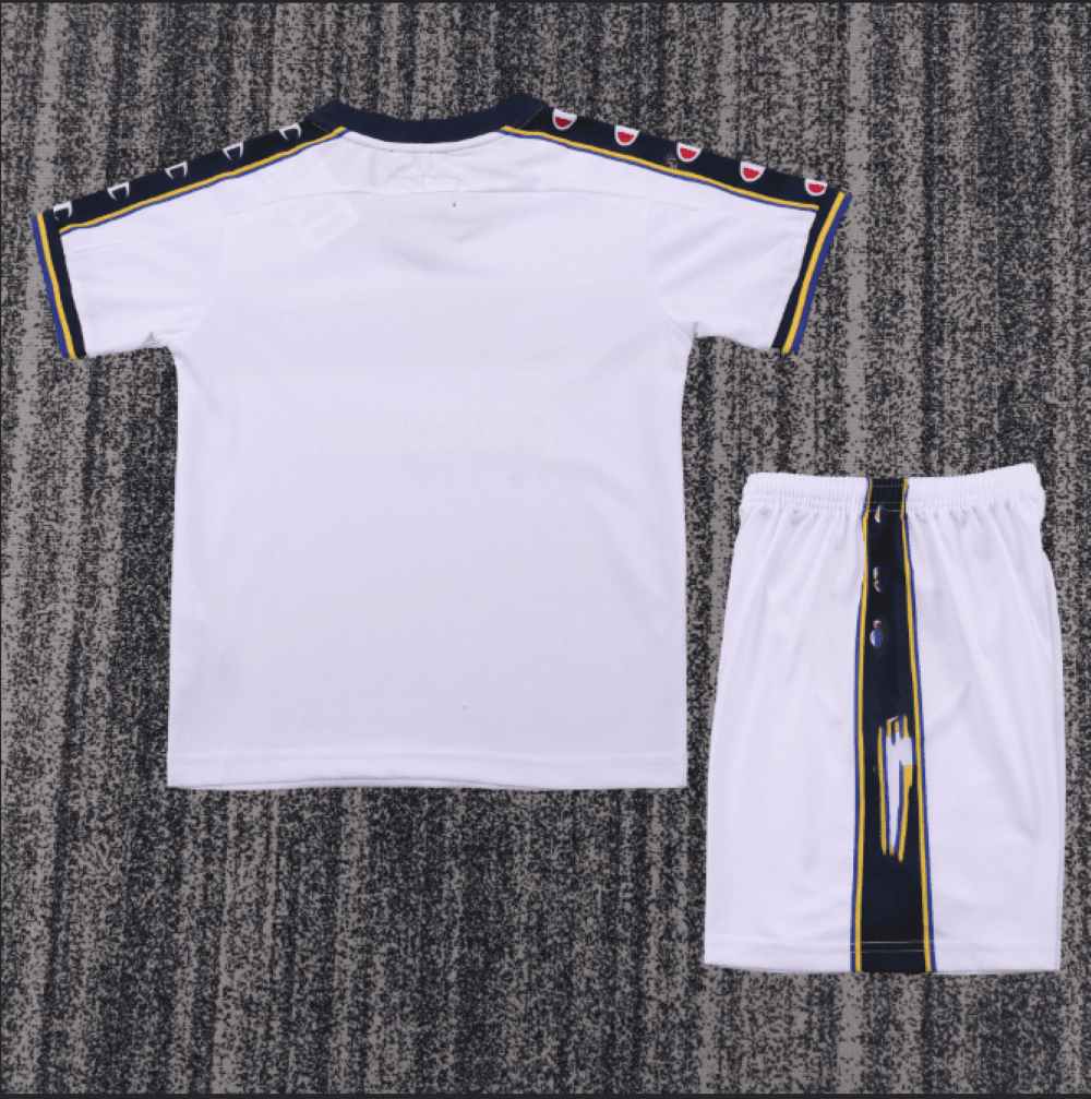 Niños Parma 2002-03 Local Kit
