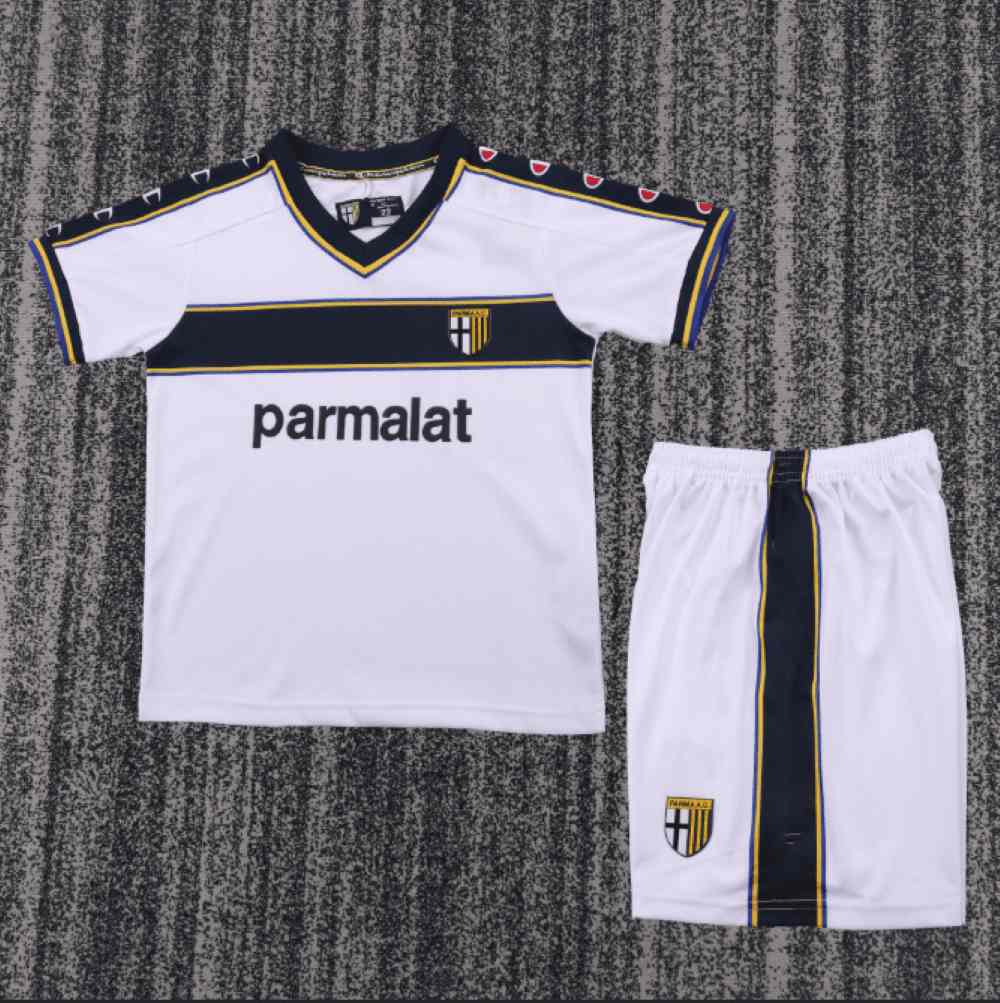 Niños Parma 2002-03 Local Kit