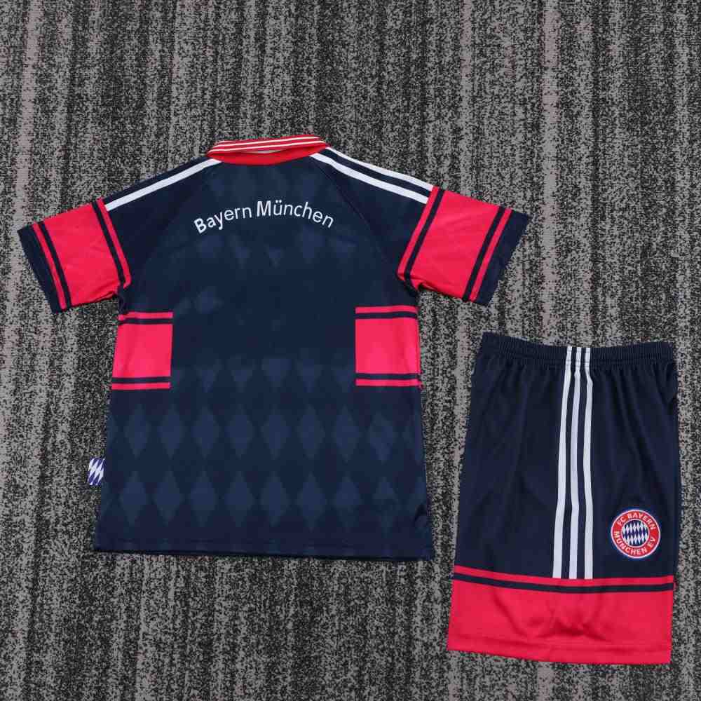 Niños Bayern Munich 1997-99 Local Kit
