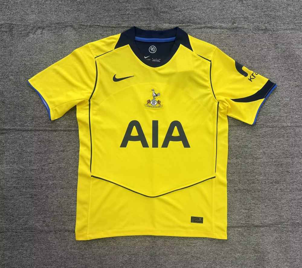 Tottenham Hotspur 2025-26 Tercera camiseta
