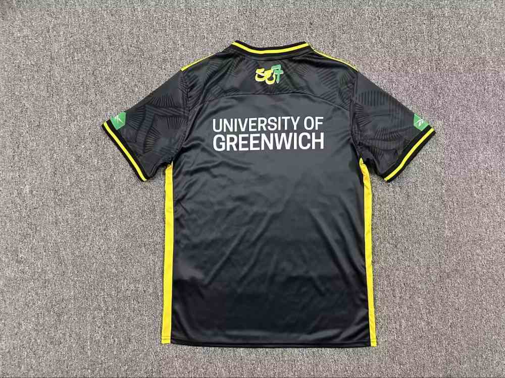 Charlton Athletic 2025-26 Tercera camiseta