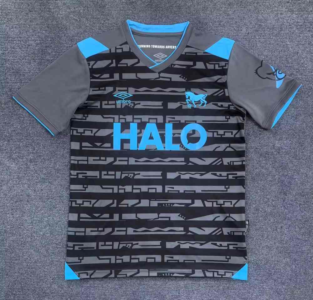Ipswich Town 2025-26 Tercera camiseta