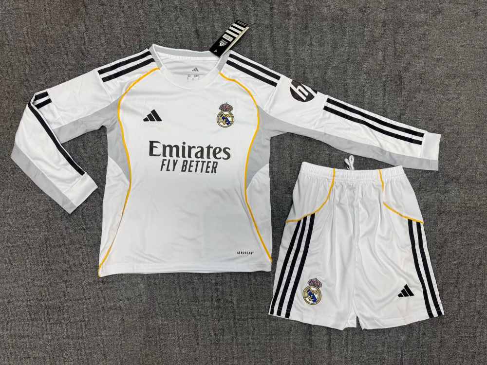 Niños Real Madrid 2025-26 Local Long Sleeve Kit