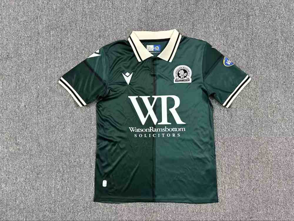 Brighton & Hove Albion 2025-26 Tercera camiseta