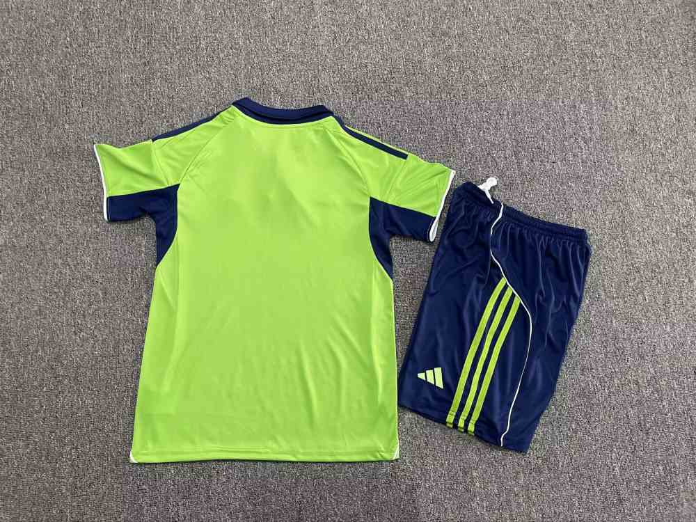 Niños Fulham 2025-26 Visitante Kit