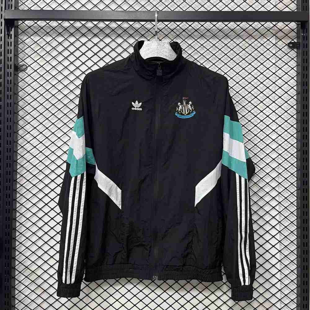 Newcastle United 2025-26 Cortavientos